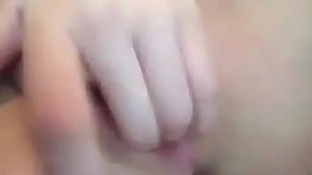 Tocandome lista para una polla