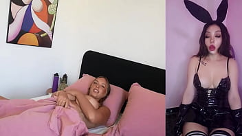 La hermanastra tetona seduce a su nuevo hermanastro