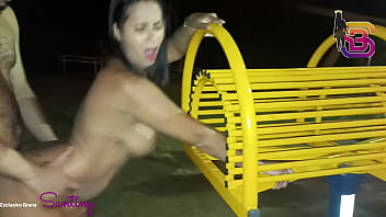 Safada de goiânia da de 4 na praça e depois mama a rola enorme