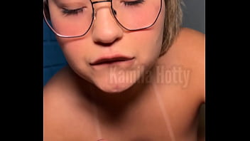 Ganhei um boquete da minha melhor amiga