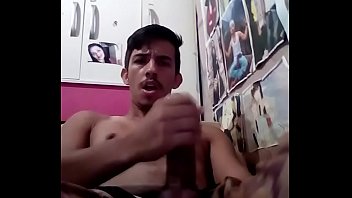 Tocando Uma Até Exporrar Leite thumbnail