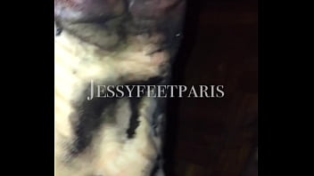 Toi qui aimes le dirty feet les pieds bien degueu et que tu aimes nettoyer et