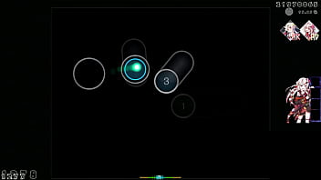 Sofrendo de um orgasmo enquanto jogas osu e aperta em círculos