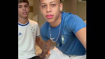 Chamei O Boyzinho Aqui Do Condomínio Pra Fazer Uma Brincadeira Aqui Em Casa Terminou Levando Vara Free thumbnail
