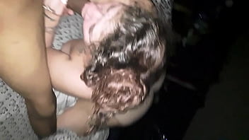 Ass jiggle while she sucking