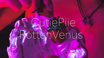 Bbw Foot Whipped Cream Toes Licking & Sucking thumbnail