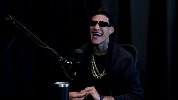 Gravou uma suruba gay entrou no job por causa de um amigo da mãe e divulgava o trabalho nas ruas gabriell rios watch sheer red