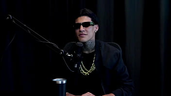 Gravou uma suruba gay entrou no job por causa de um amigo da mãe e divulgava o trabalho nas ruas gabriell rios watch sheer red