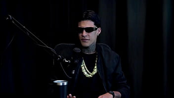 Gravou uma suruba gay entrou no job por causa de um amigo da mãe e divulgava o trabalho nas ruas gabriell rios watch sheer red