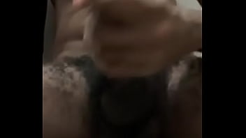 Adoro mexer no meu mamilo enquanto umazinha e vocês pra galera que curte matagal de macho preto