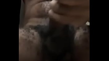 Adoro mexer no meu mamilo enquanto umazinha e vocês pra galera que curte matagal de macho preto