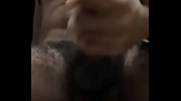 Adoro mexer no meu mamilo enquanto umazinha e vocês pra galera que curte matagal de macho preto