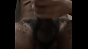 Adoro mexer no meu mamilo enquanto umazinha e vocês pra galera que curte matagal de macho preto