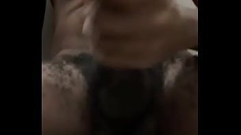 Adoro mexer no meu mamilo enquanto umazinha e vocês pra galera que curte matagal de macho preto