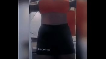 Su pareja mientras está sala se toca