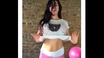 الراقصة نورا رقص مصري منزلي ساخن نار