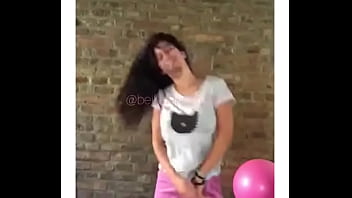 الراقصة نورا رقص مصري منزلي ساخن نار