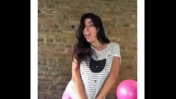 الراقصة نورا رقص مصري منزلي ساخن نار