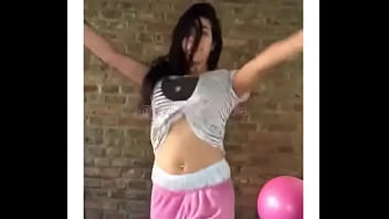 الراقصة نورا رقص مصري منزلي ساخن نار