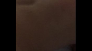 Aprovechando mi descanso ella lo disfruta mucho cuando la pongo en cuatro