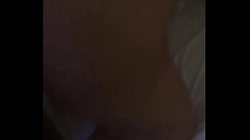 Aprovechando mi descanso ella lo disfruta mucho cuando la pongo en cuatro