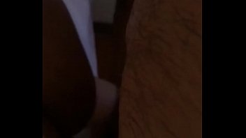 Aprovechando mi descanso ella lo disfruta mucho cuando la pongo en cuatro