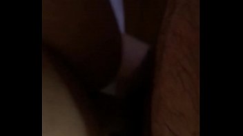 Aprovechando mi descanso ella lo disfruta mucho cuando la pongo en cuatro