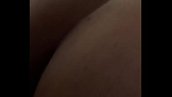 Aprovechando mi descanso ella lo disfruta mucho cuando la pongo en cuatro