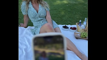 Come on date with me