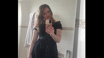 C'est la robe que je portais pour mon tournage de la semaine dernière tu aimes