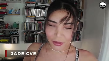 Now the second part of my video with the superb jadecve from the french tv show "la villa des cœurs brisés" i take off