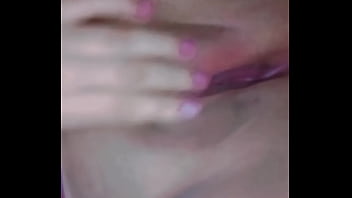 Si llega a 20️ subo un vídeo más largo con el plug de zorrito y metiendome el dildo