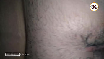 La hijastra de mi jefe se me entrega quiere saber que se siente la verga dentro de ella