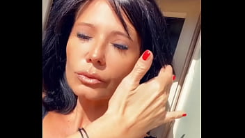 Le soleil caresse mon corps éveil de la sensualité et du désir