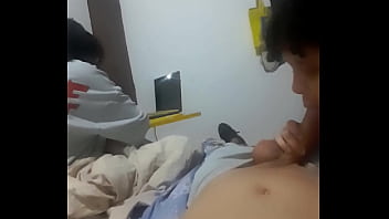 Sexo casero voy a la casa de mi ti $ de visita y pasa estos en la habitación de mis prim $