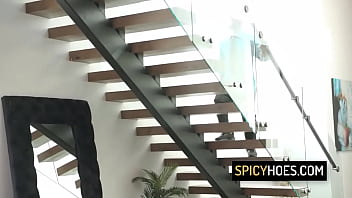 Hot babe lets her boyfriend fuck her in her tight ass