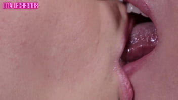 Lesbians enjoy sloppy makeout and tongue sucking