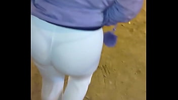 Venezolana madura en la calle