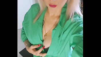 Hello moi c'est lola très salope rejoins moi vite