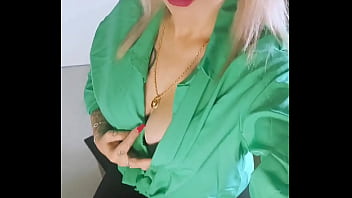 Hello moi c'est lola très salope rejoins moi vite