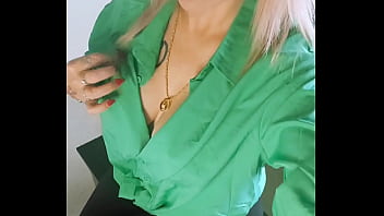 Hello moi c'est lola très salope rejoins moi vite