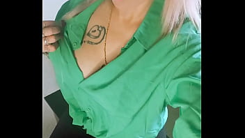 Hello moi c'est lola très salope rejoins moi vite