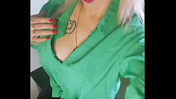 Hello moi c'est lola très salope rejoins moi vite