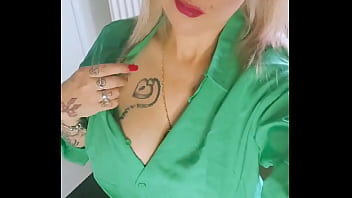 Hello moi c'est lola très salope rejoins moi vite