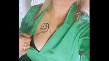 Hello moi c'est lola très salope rejoins moi vite