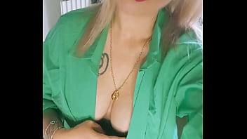 Hello moi c'est lola très salope rejoins moi vite