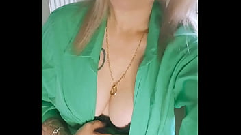 Hello moi c'est lola très salope rejoins moi vite