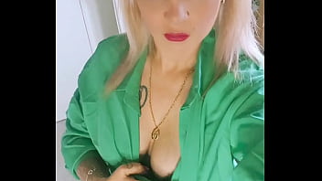 Hello moi c'est lola très salope rejoins moi vite