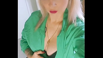 Hello moi c'est lola très salope rejoins moi vite