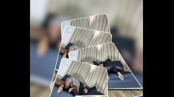 Duas putas lésbicas lambem buceta com tesão até gozar na cara uma da outra